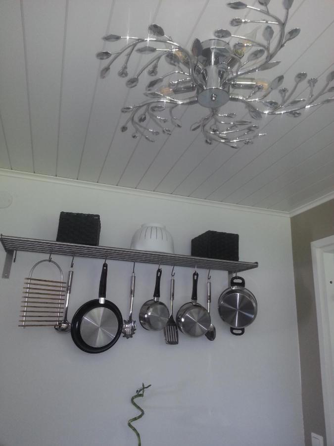 Poppelstrand Nuuksio, Pet Friendly Guest Apartment מראה חיצוני תמונה