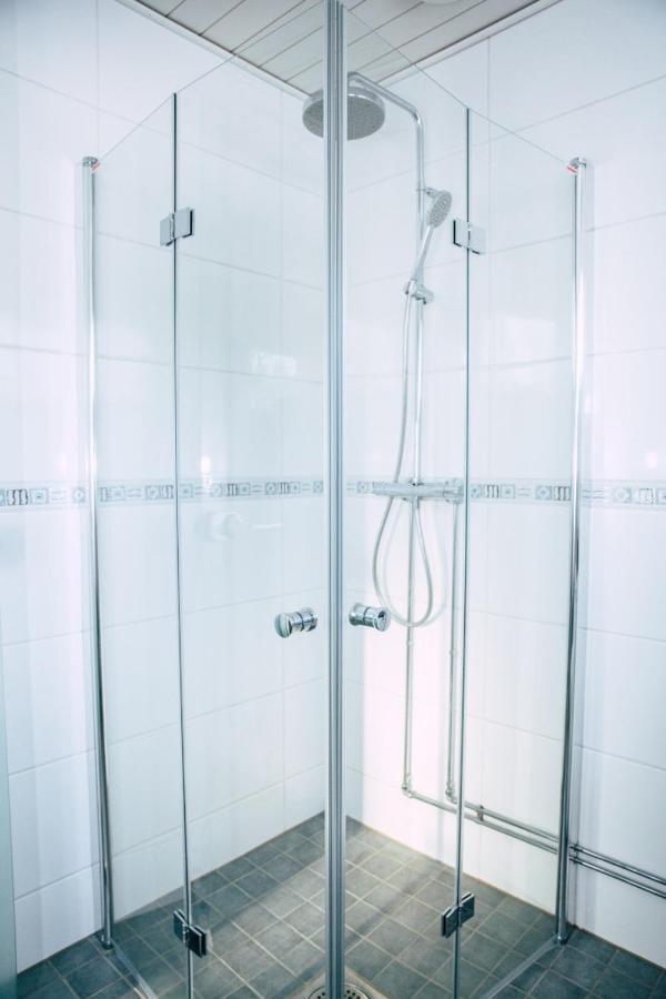 Poppelstrand Nuuksio, Pet Friendly Guest Apartment מראה חיצוני תמונה