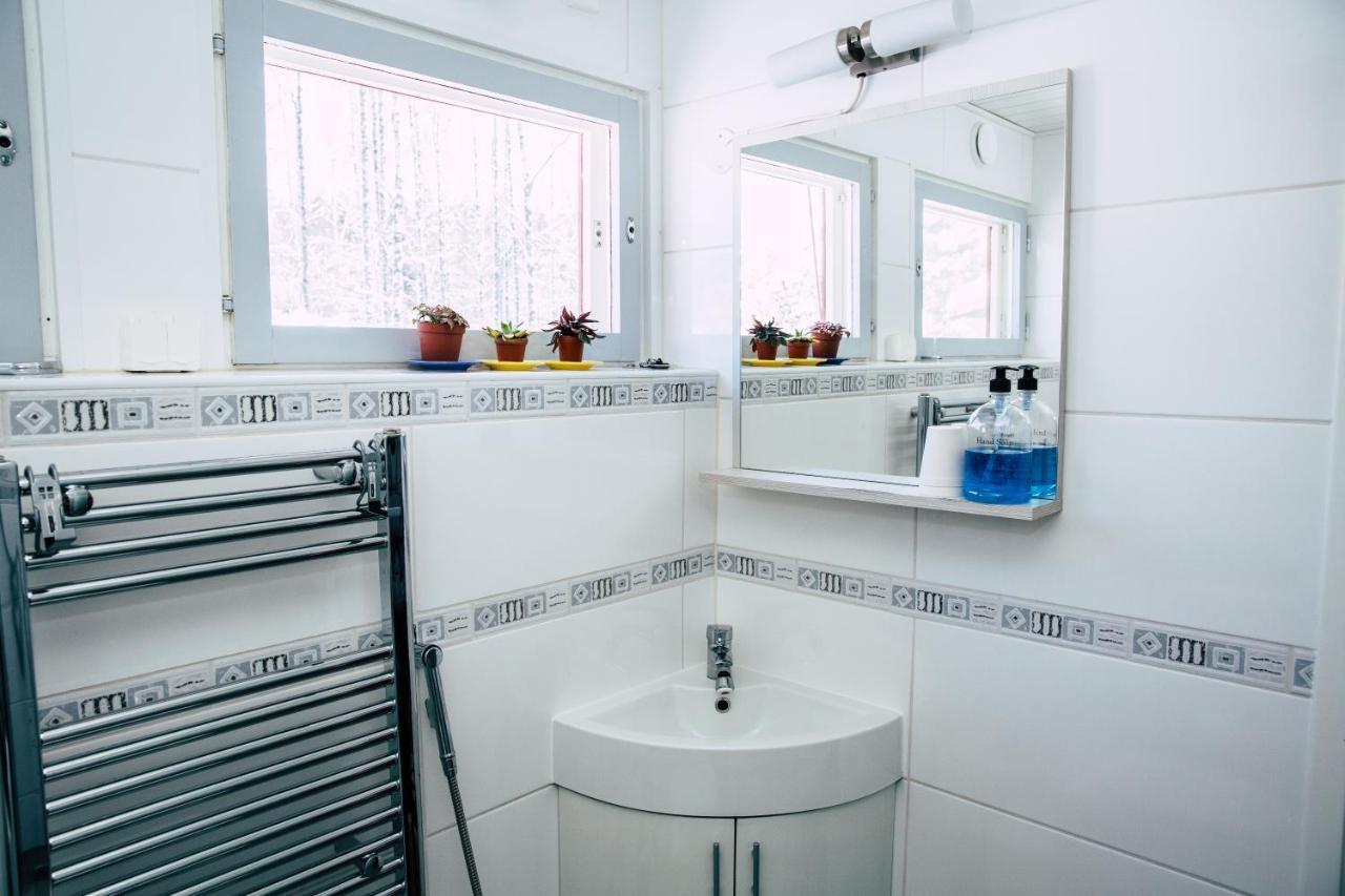 Poppelstrand Nuuksio, Pet Friendly Guest Apartment מראה חיצוני תמונה